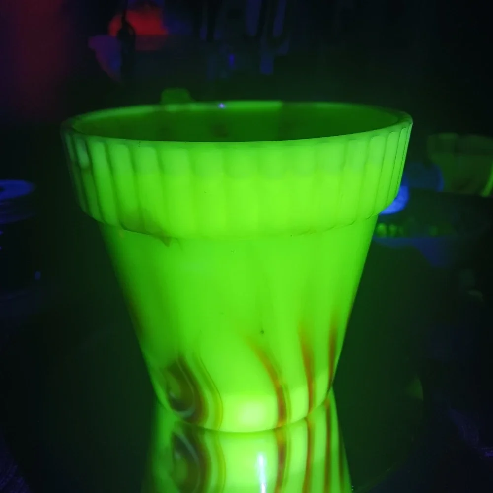 Akro Agate | Large Flower Pot | Uranium Slag Glass 294 Planter 4 inches UV *chip